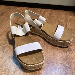 Steve Madden White Platform Sandals Size 9